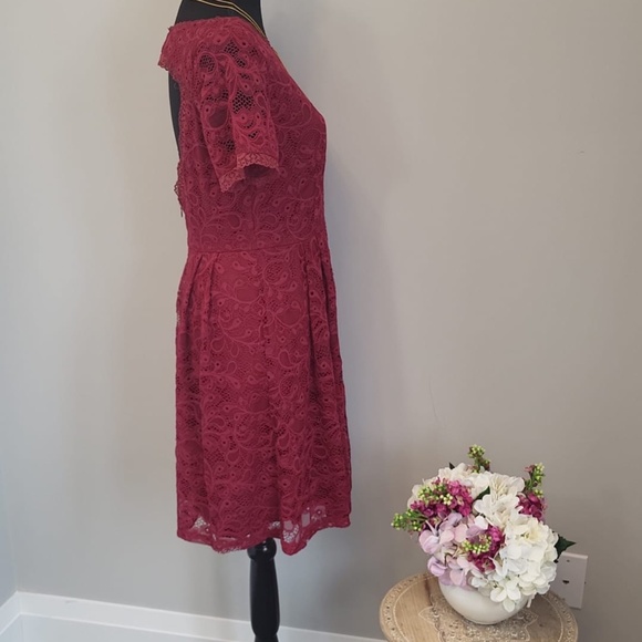 Red Backless Dress with Lace Details - Picture 2 of 5